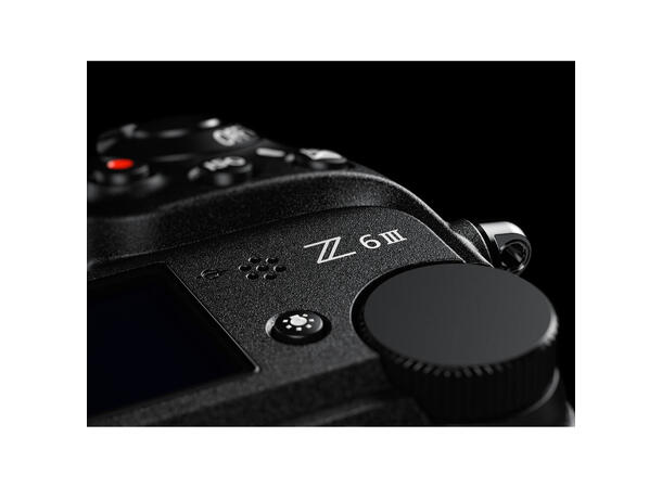 Nikon Z6 III med Z 24-70mm f/4 EXPEED 7, 6K, 4K 120 bps