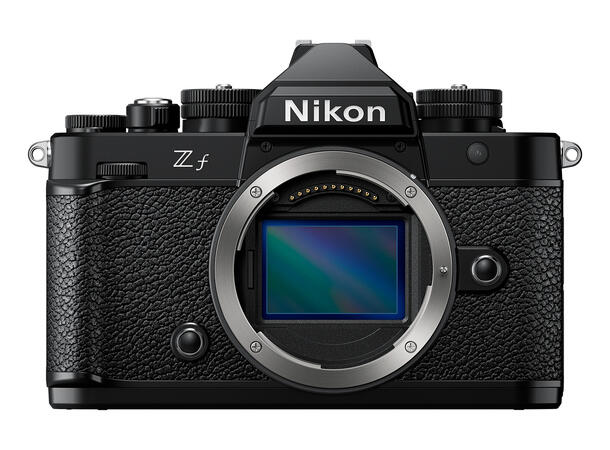Nikon Z f Kit med 24-70 f/4 S Nydelig retrokamera